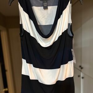Chelsea & Theodore- Sleeveless, Cowl Neck top. Medium, Navy/Ivory NWT